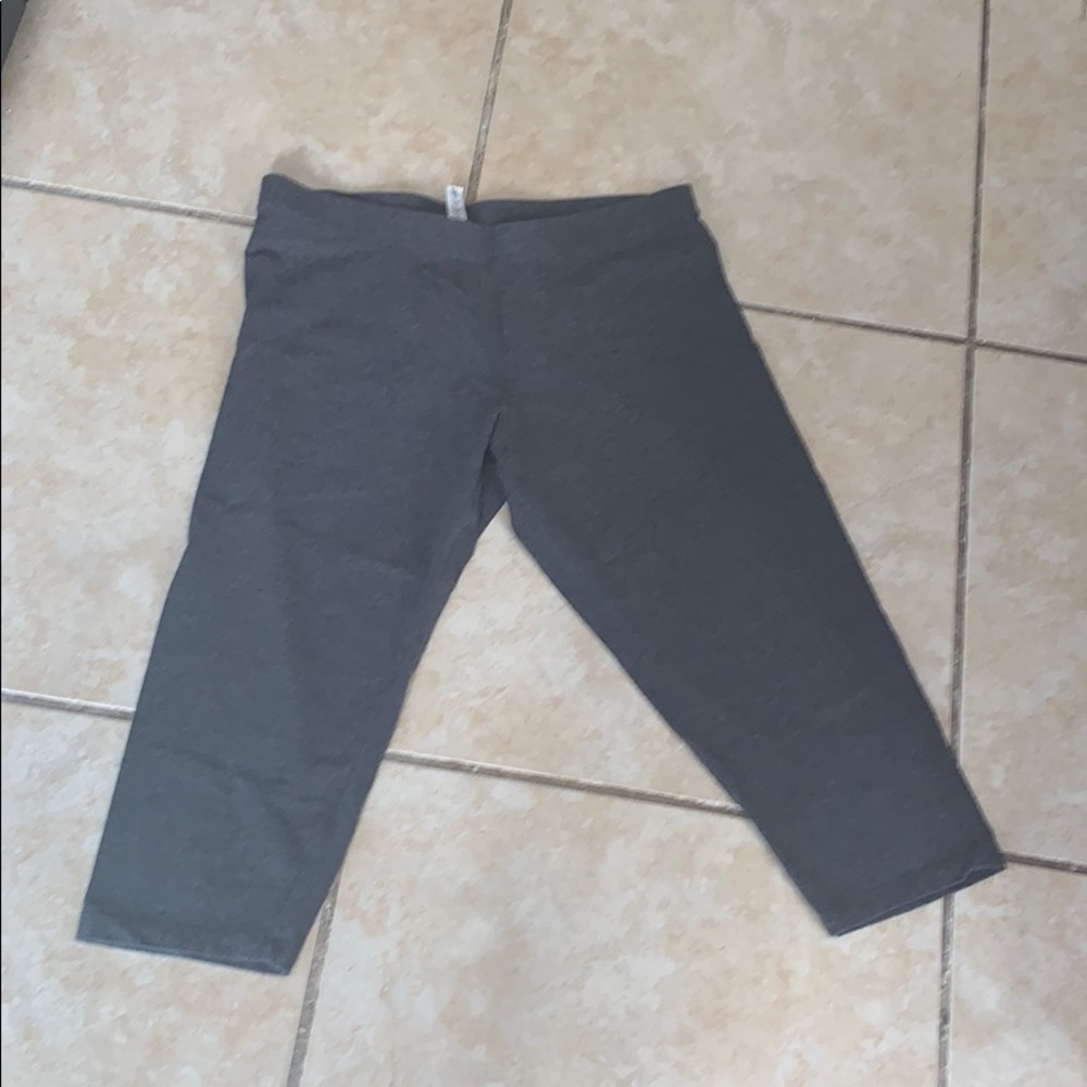 2/10 Grey Yoga pants